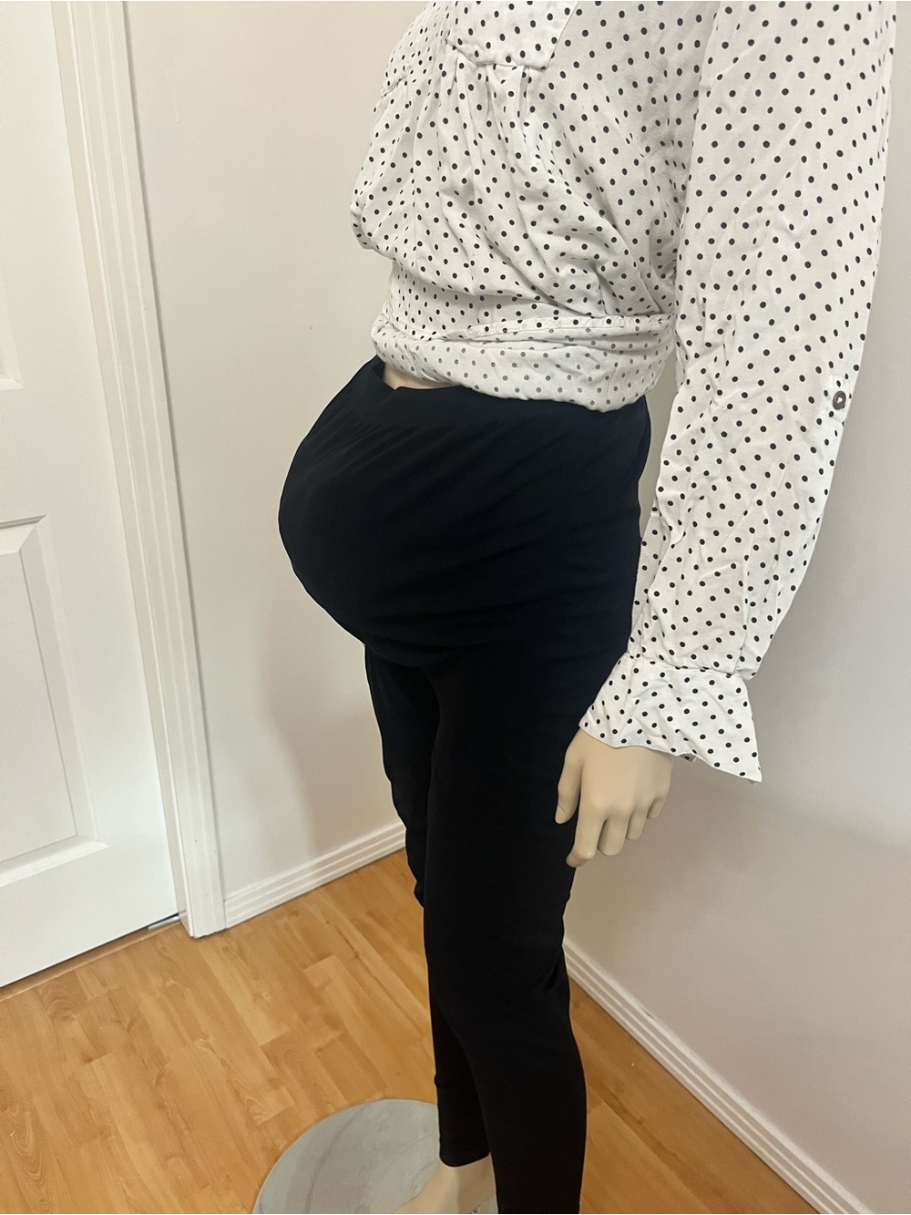 Maternity High-Waist Black Leggings - Picture 3 of 5